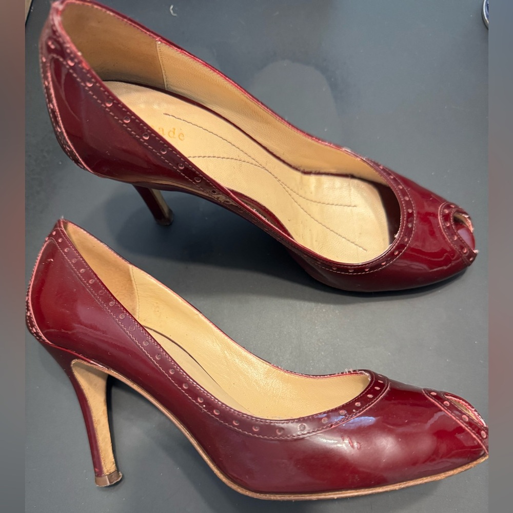 Kate Spade Burgundy Giselle Patent Leather Peep Toe Pump size 6, made Italy